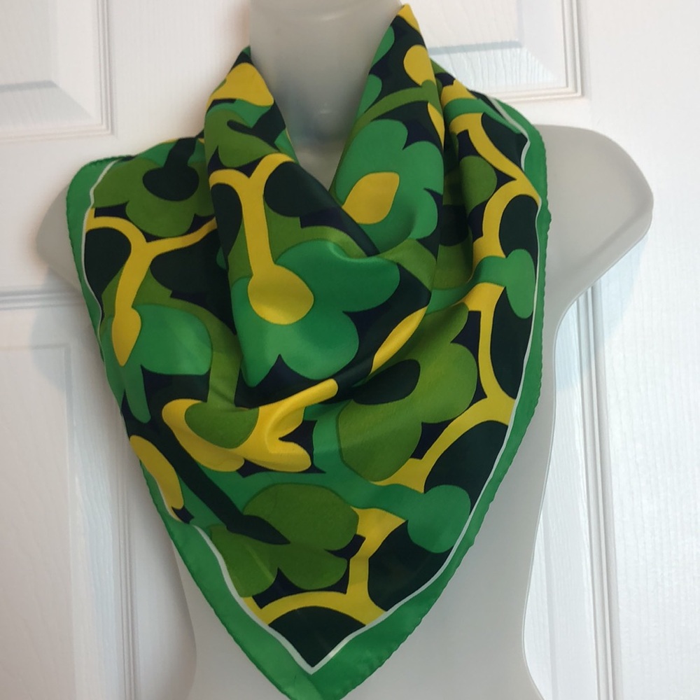 Jazzy Floral Square Scarf. VTG